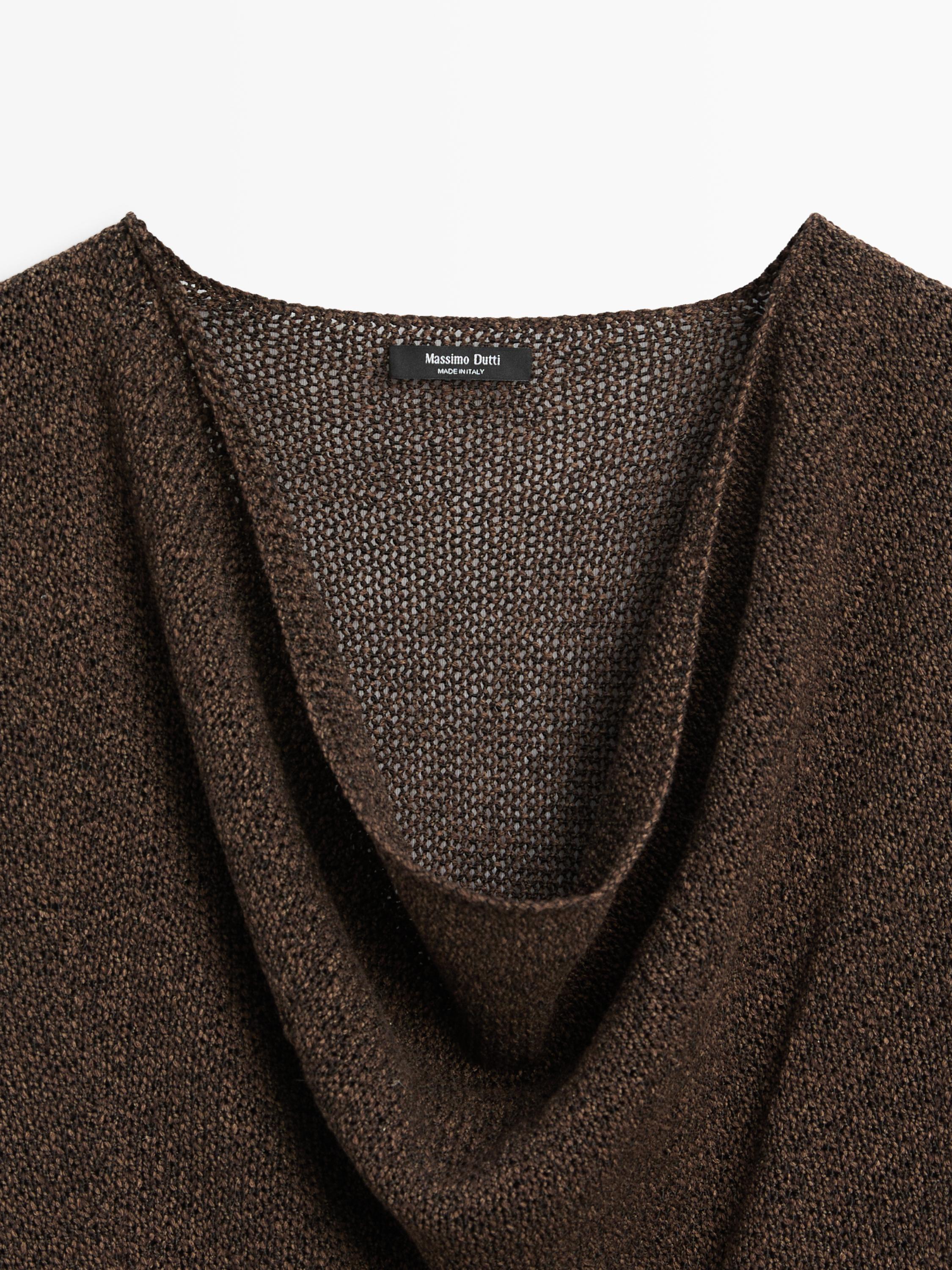 Top asymétrique à col drapé